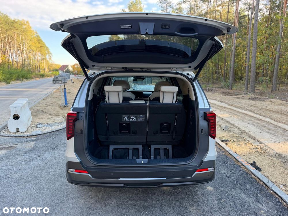 Kia Carnival - 14