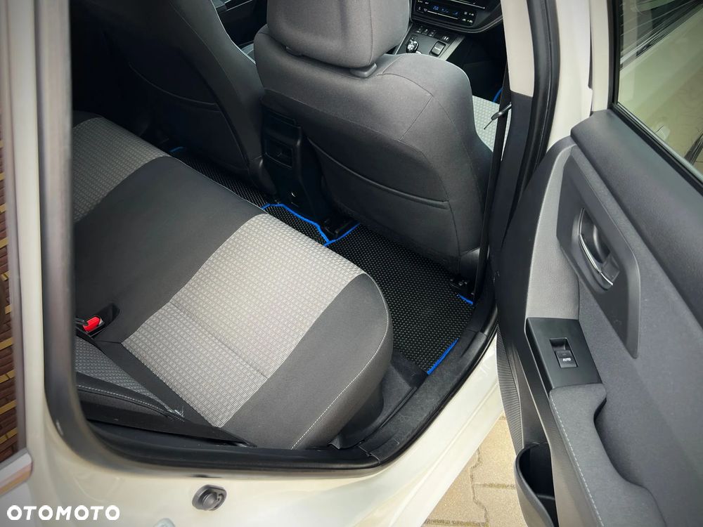 Toyota Auris Hybrid 135 Selection - 19