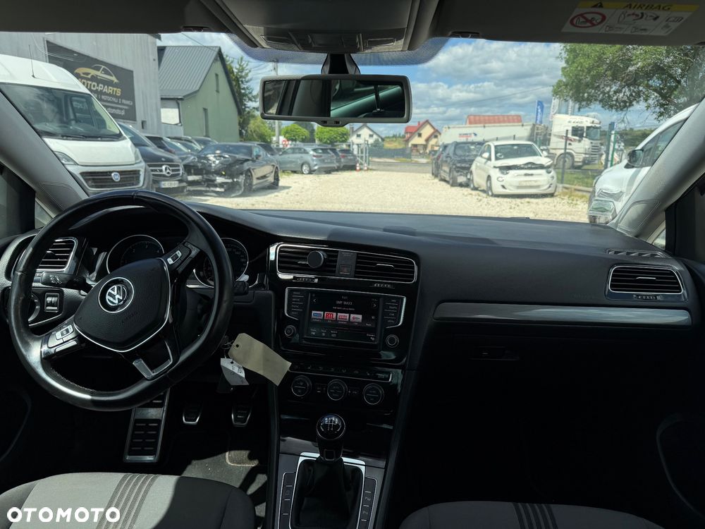 Volkswagen Golf - 9