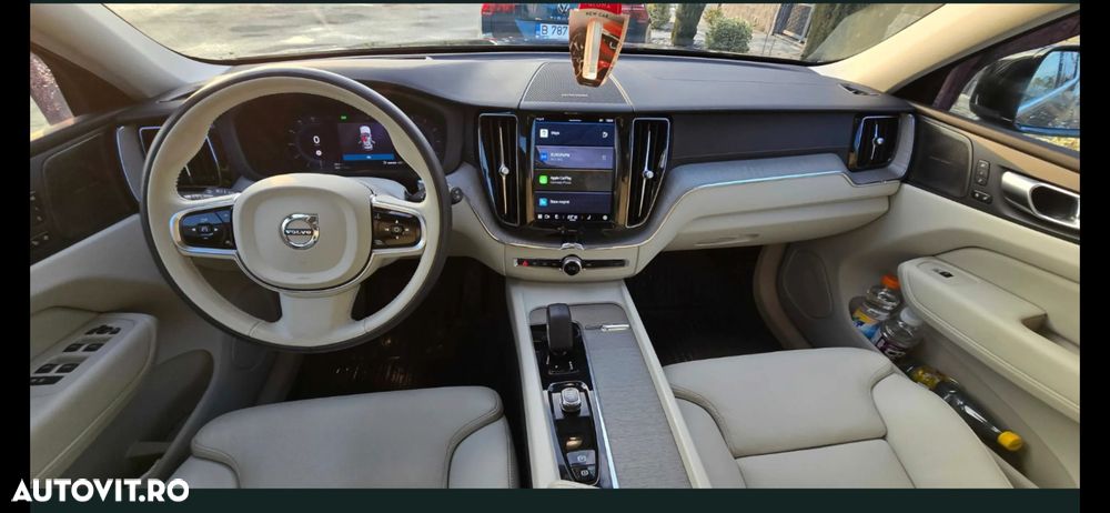Volvo XC 60 B5 MHEV AT8 AWD Momentum Pro - 6