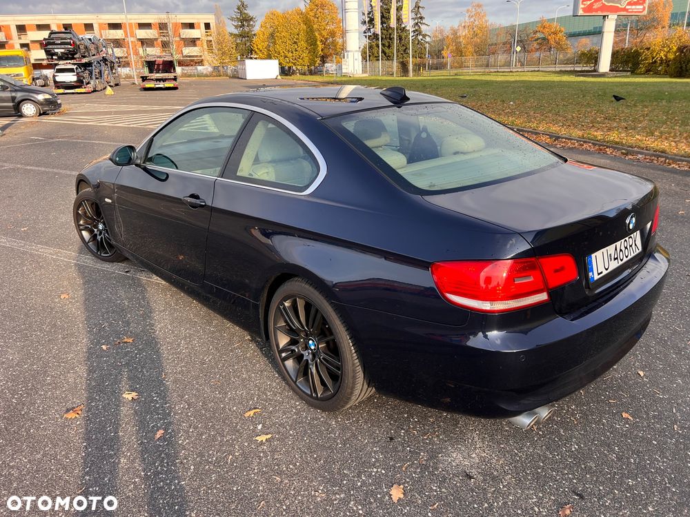 BMW Seria 3 325d Coupe - 6