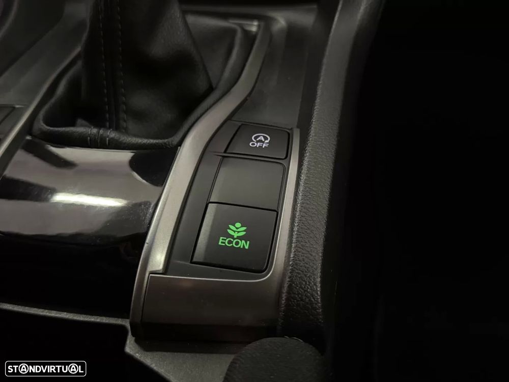 Honda Civic 1.0 i-VTEC Executive Premium - 30