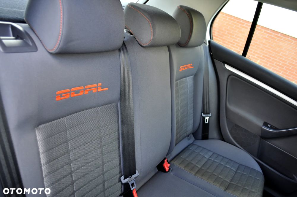 Volkswagen Golf - 17