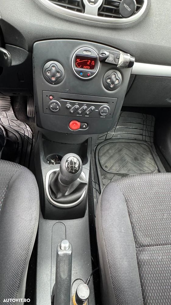 Renault Clio III 1.2 16V Dynamique - 7