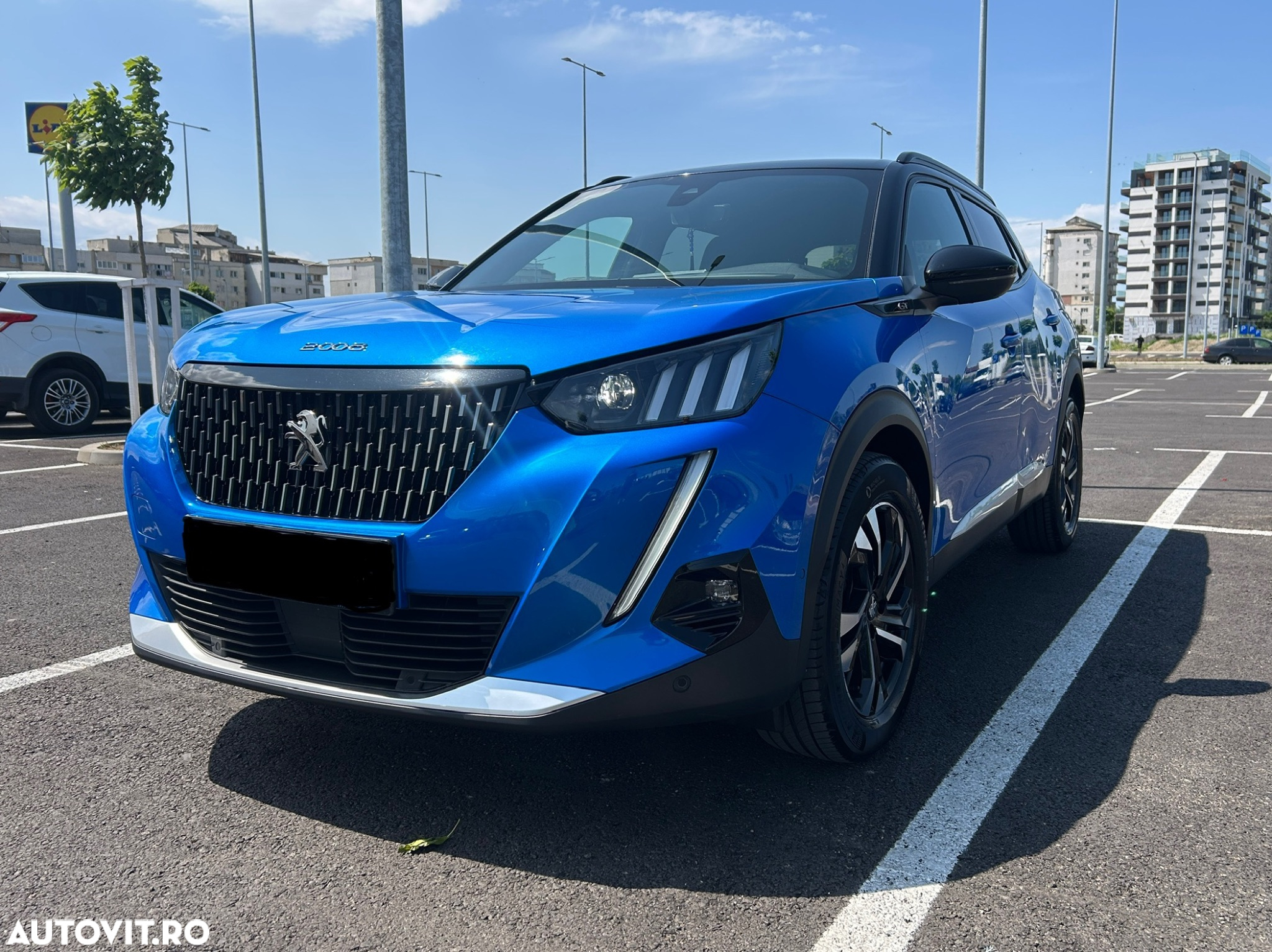 Peugeot 2008 PureTech 130 EAT8 GT - 2