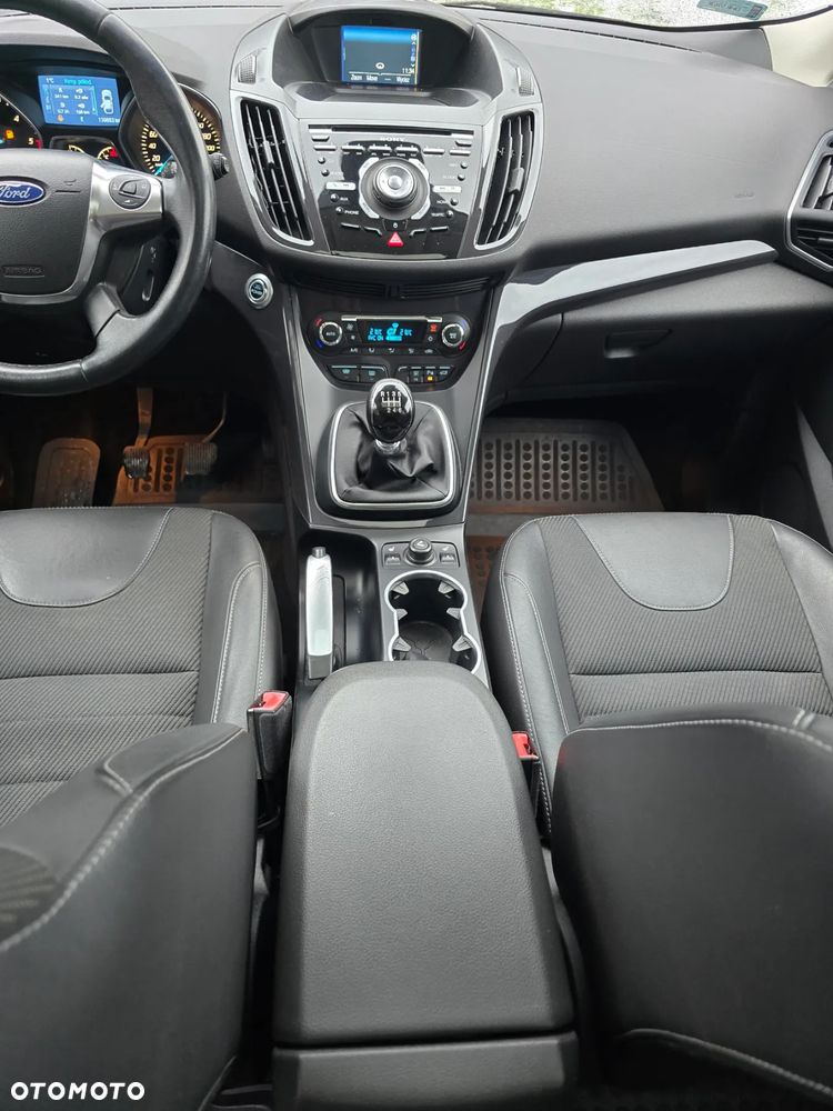 Ford Kuga 2.0 TDCi 4WD Titanium - 26