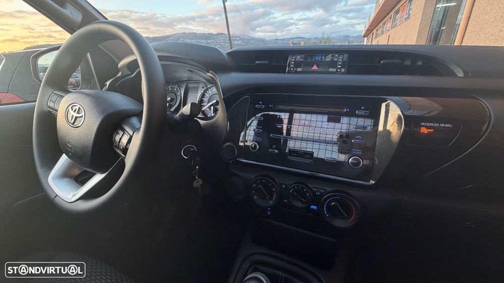 Toyota Hilux - 11