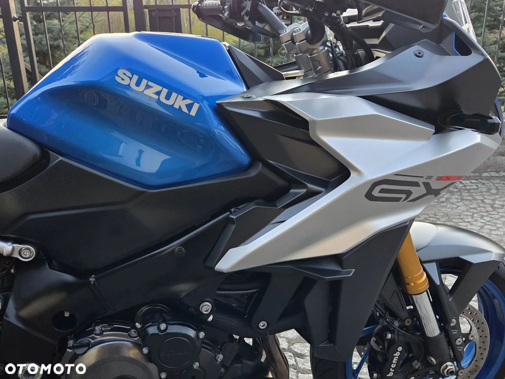 Suzuki GSX - 34