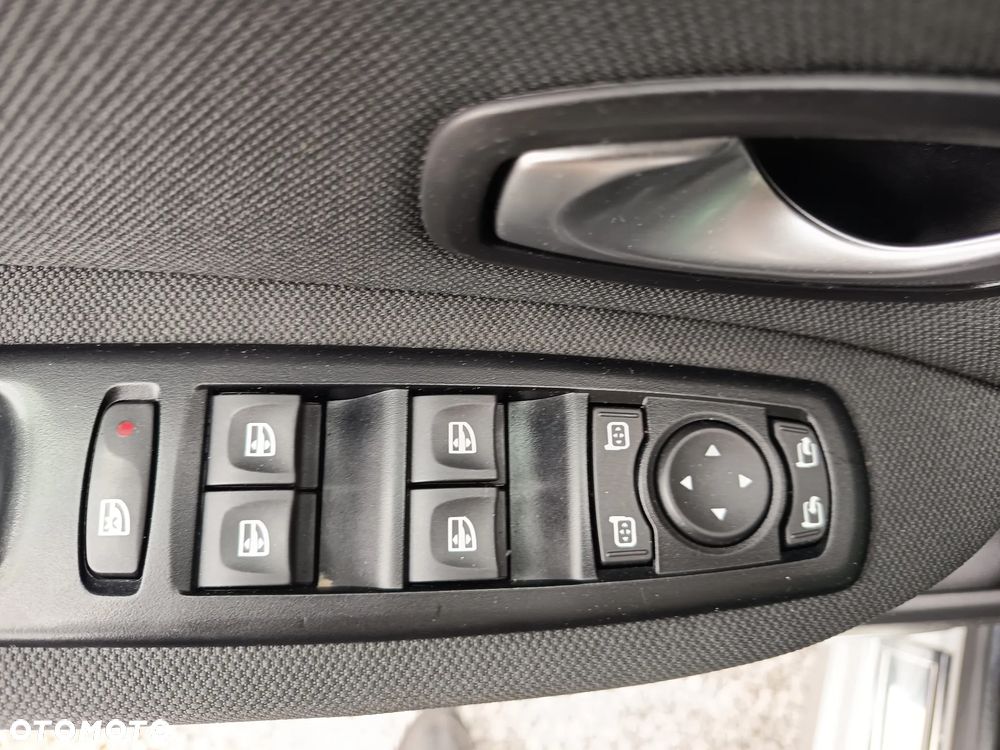 Renault Grand Scenic 2.0 16V 140 CVT Dynamique - 27