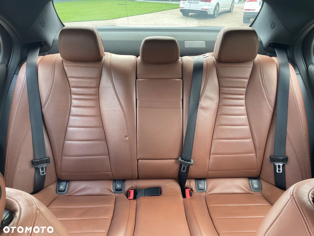Mercedes-Benz Klasa E 200 4Matic 9G-TRONIC - 8