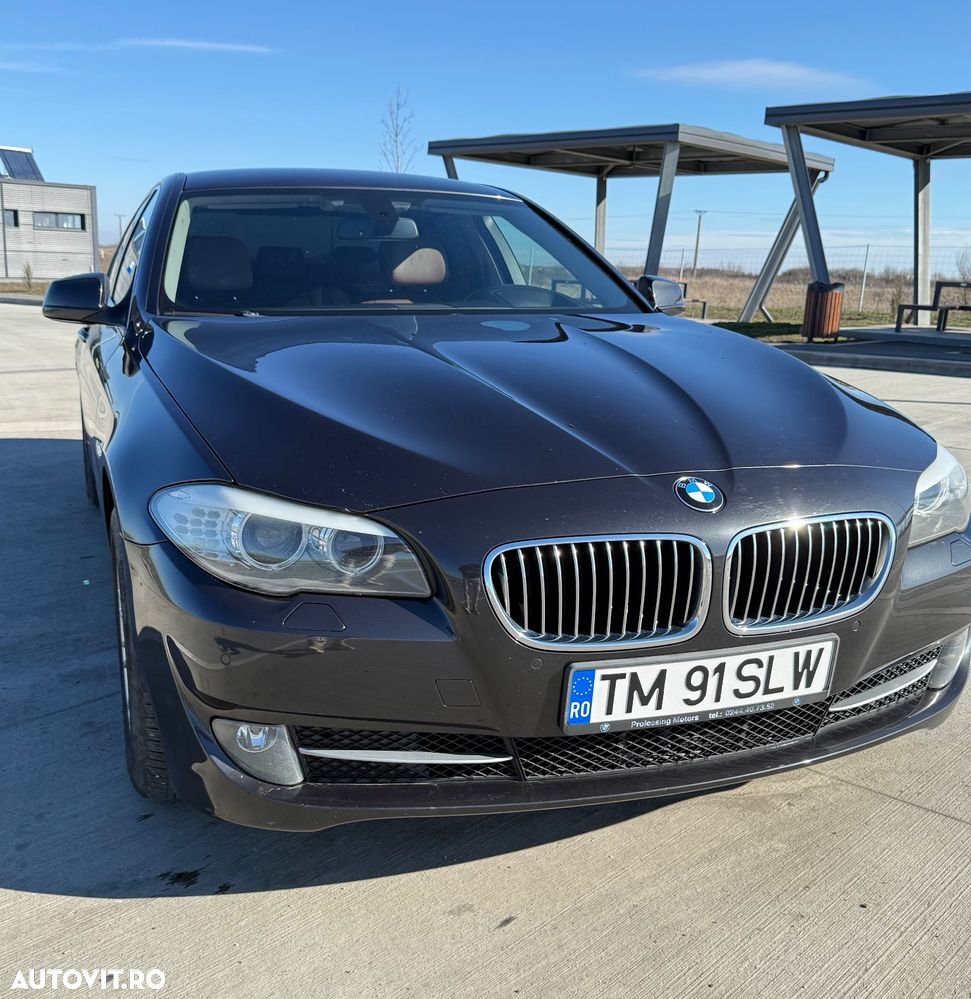 BMW Seria 5 525d xDrive - 2