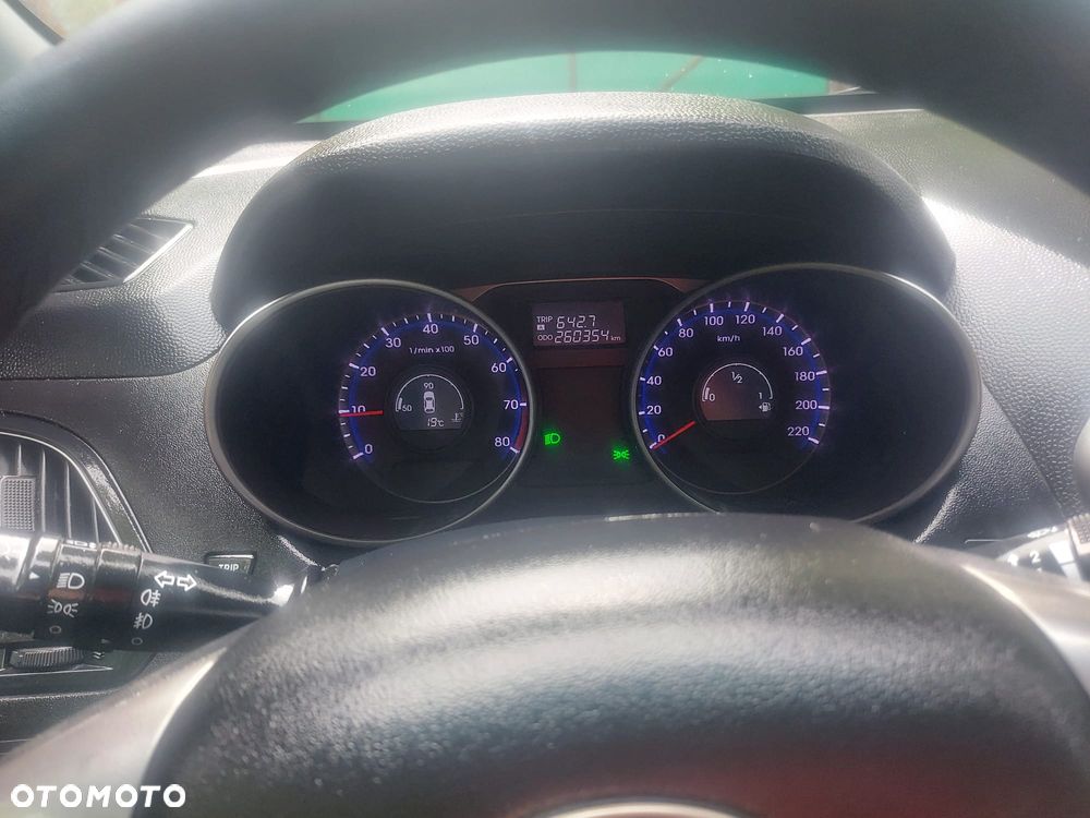 Hyundai ix35 - 12