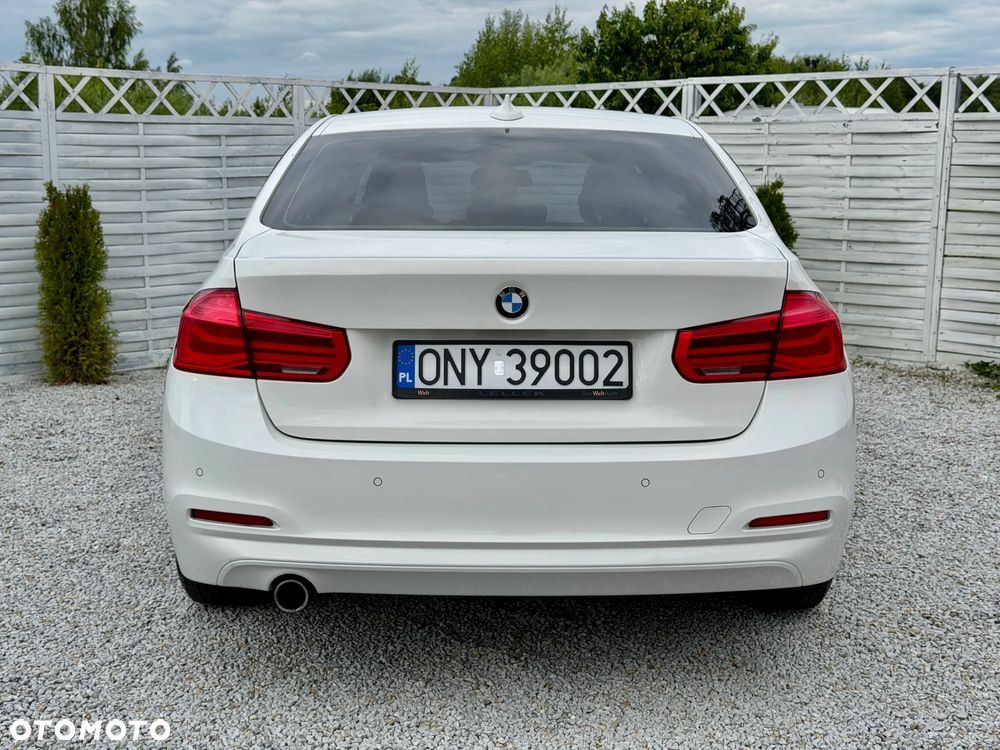BMW Seria 3 318i - 34