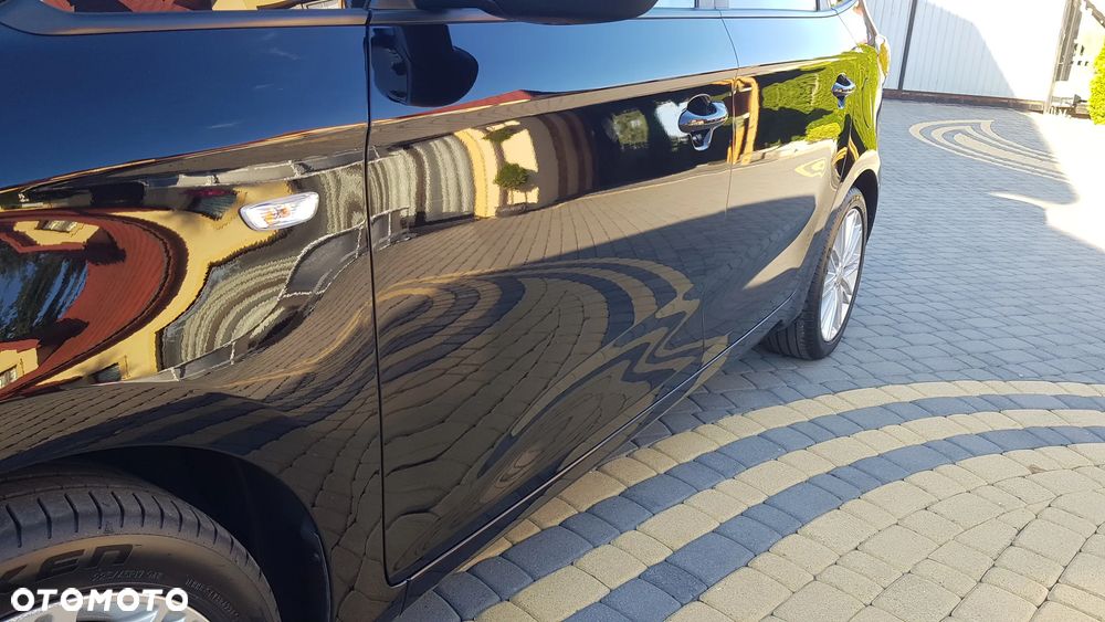 Kia Carens 1.6 GDI Dream Team Edition - 16