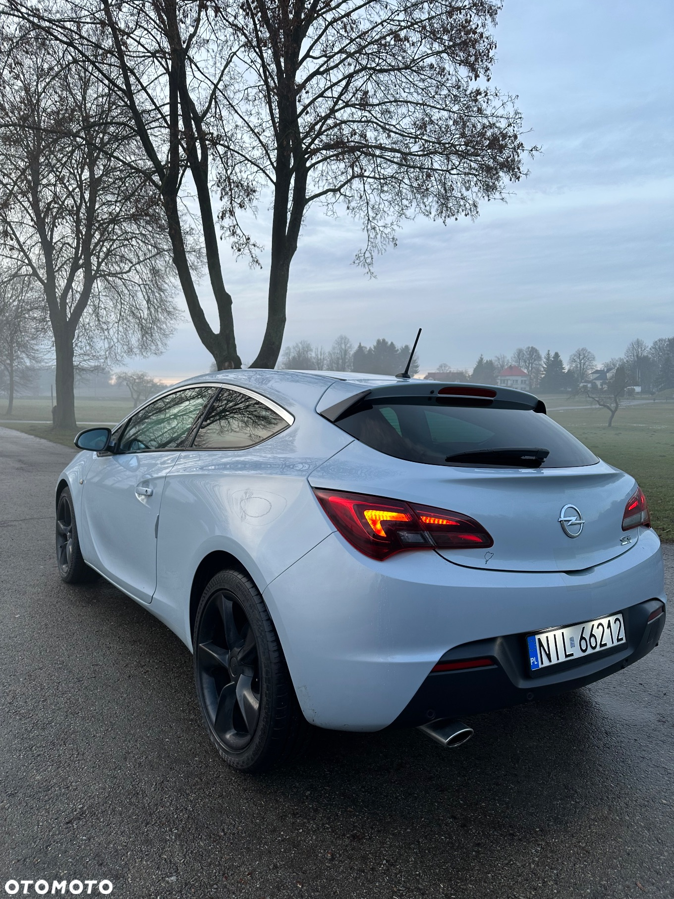 Opel Astra IV GTC 1.6 T Sport - 7