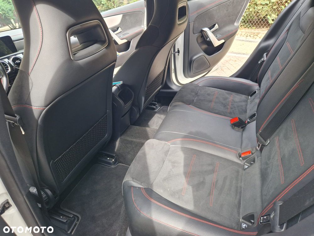 Mercedes-Benz CLA 200 AMG Line 7G-DCT - 22