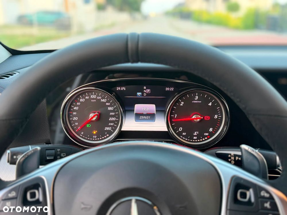Mercedes-Benz Klasa E 220 d 4Matic 9G-TRONIC Avantgarde - 26
