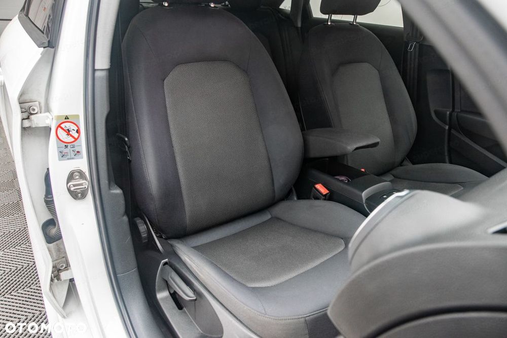 Audi A3 Limousine 35 TFSI mHEV S Line S tronic - 12