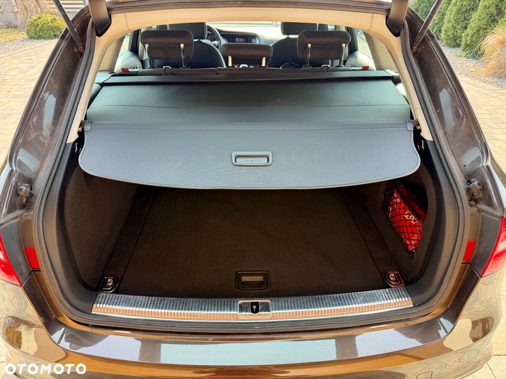 Audi A4 Avant 2.0 TDI DPF clean diesel multitronic S line Sportpaket - 10