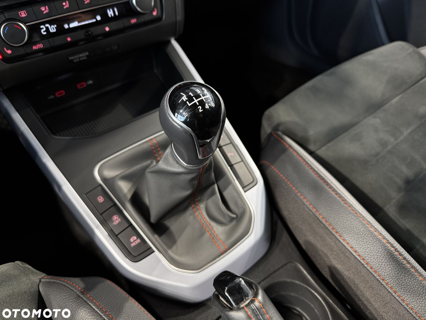 Seat Arona - 27