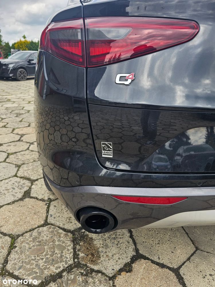 Alfa Romeo Stelvio 2.0 Turbo TI Q4 - 14