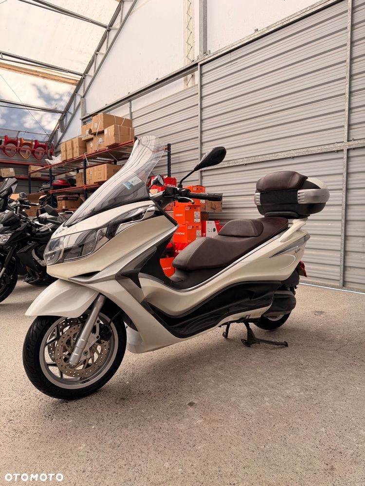 Piaggio X10 - 3