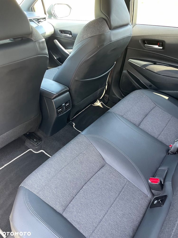Toyota Corolla - 12