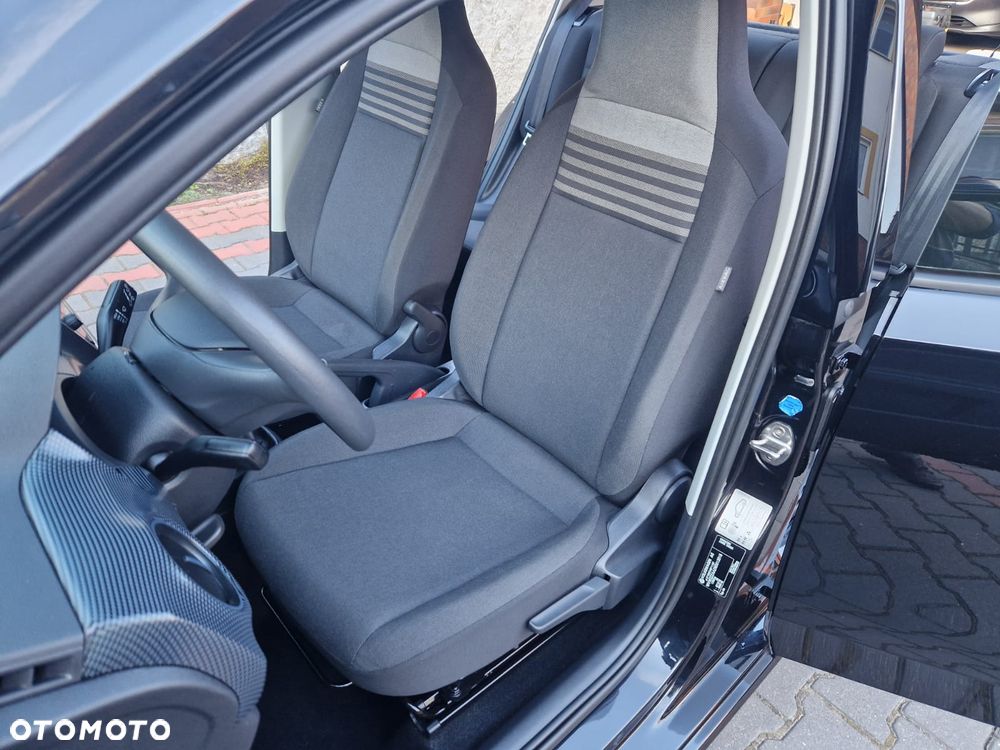 Volkswagen up! United - 13
