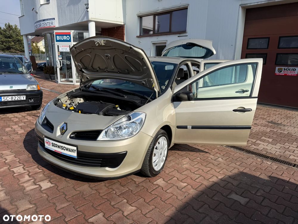 Renault Clio 1.2 16V Confort Dynamique - 21