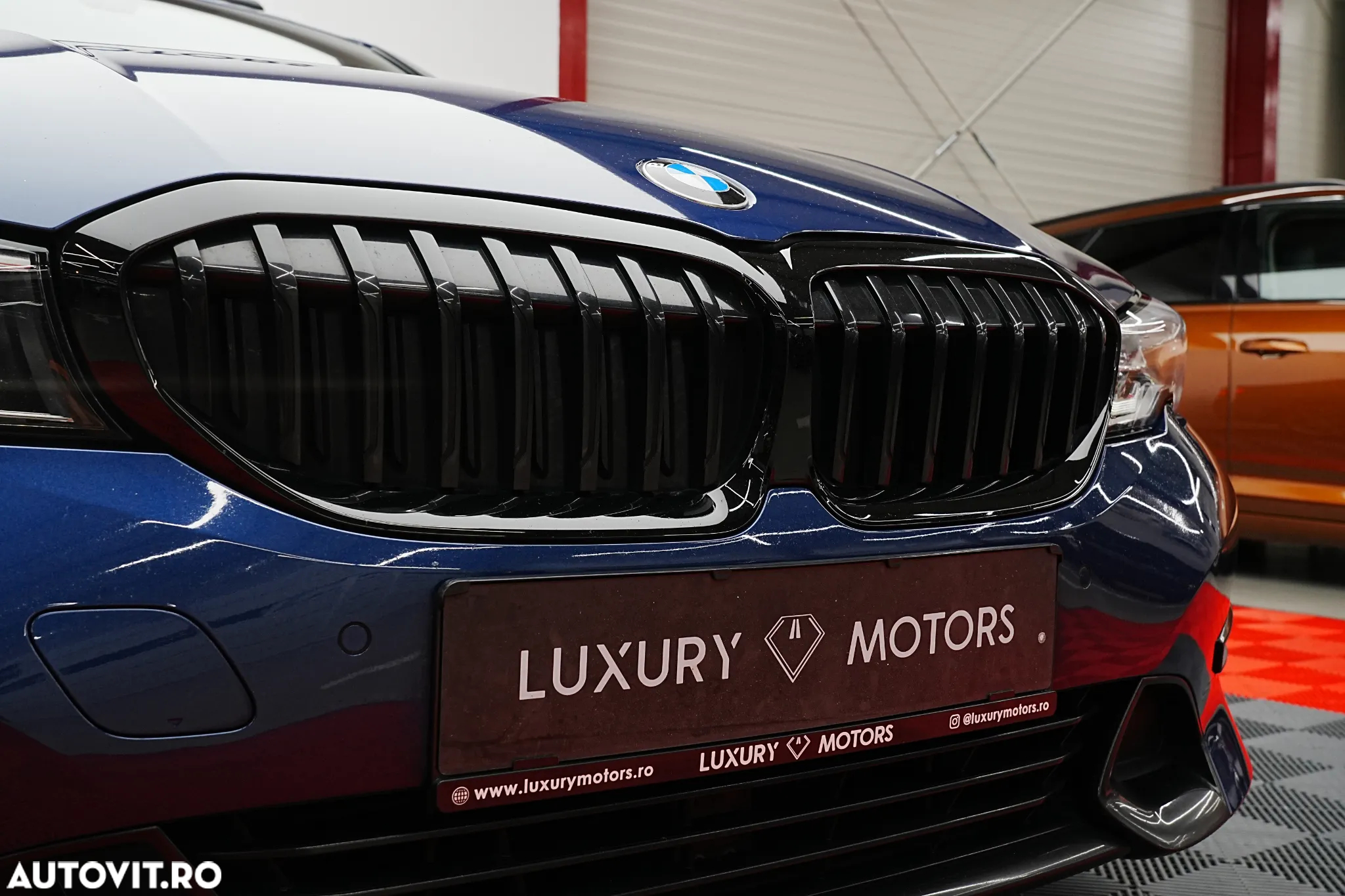 BMW Seria 3 318i Aut. Sport Line - 23
