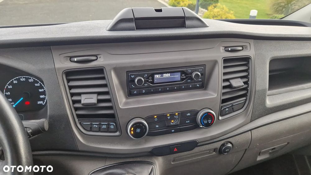 Ford TRANSIT CUSTOM - 17