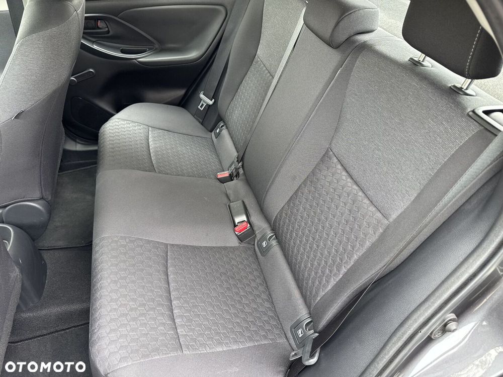 Toyota Yaris - 12