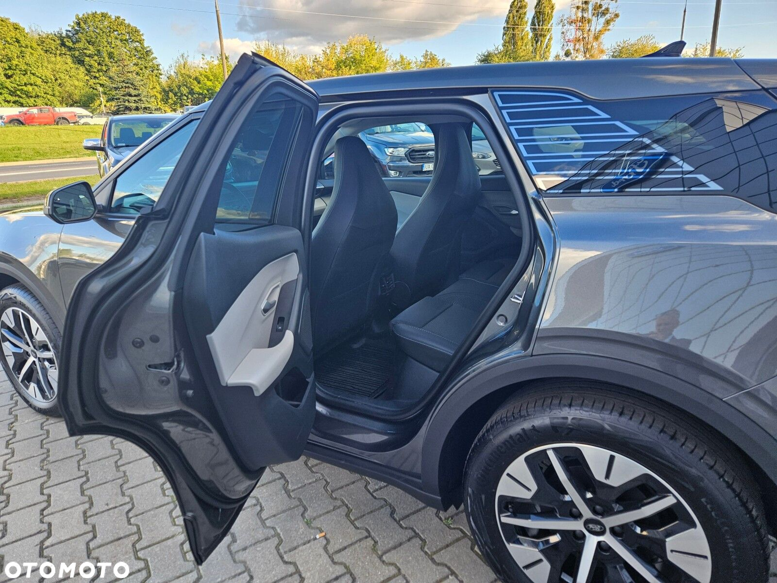 Ford Explorer - 17