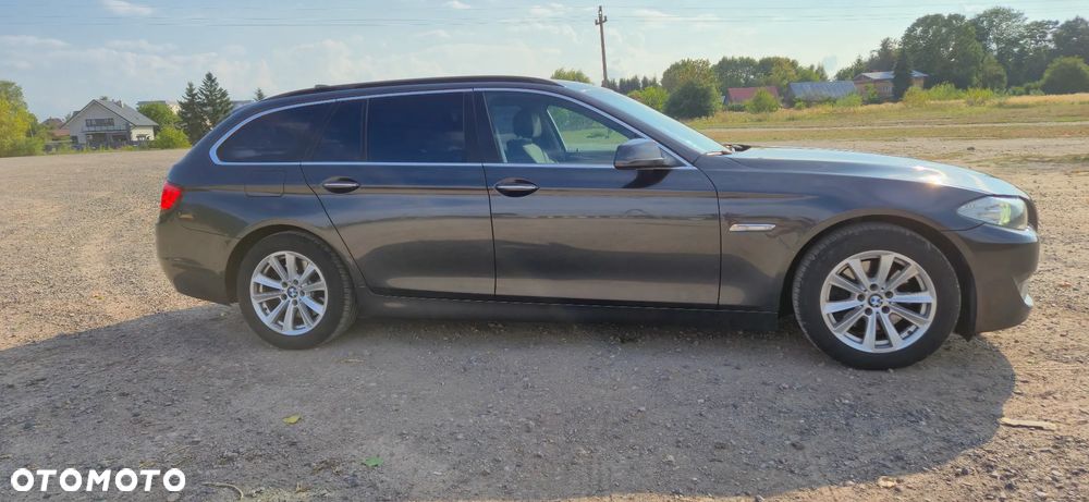 BMW Seria 5 520d Touring - 10