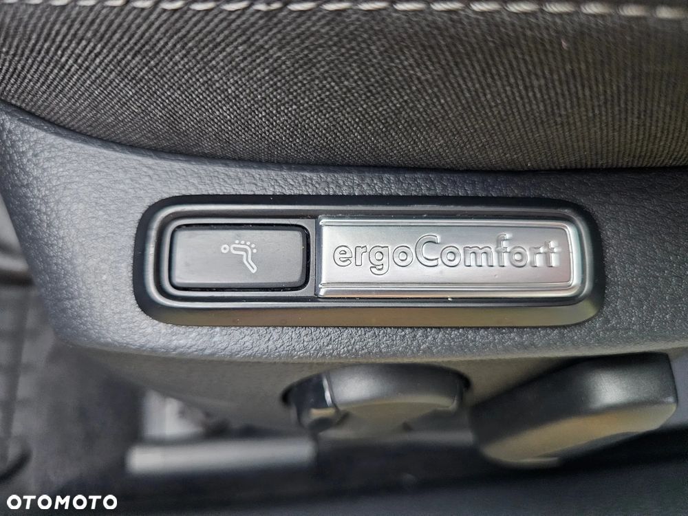 Volkswagen Passat 2.0 TDI BMT Comfortline DSG - 24