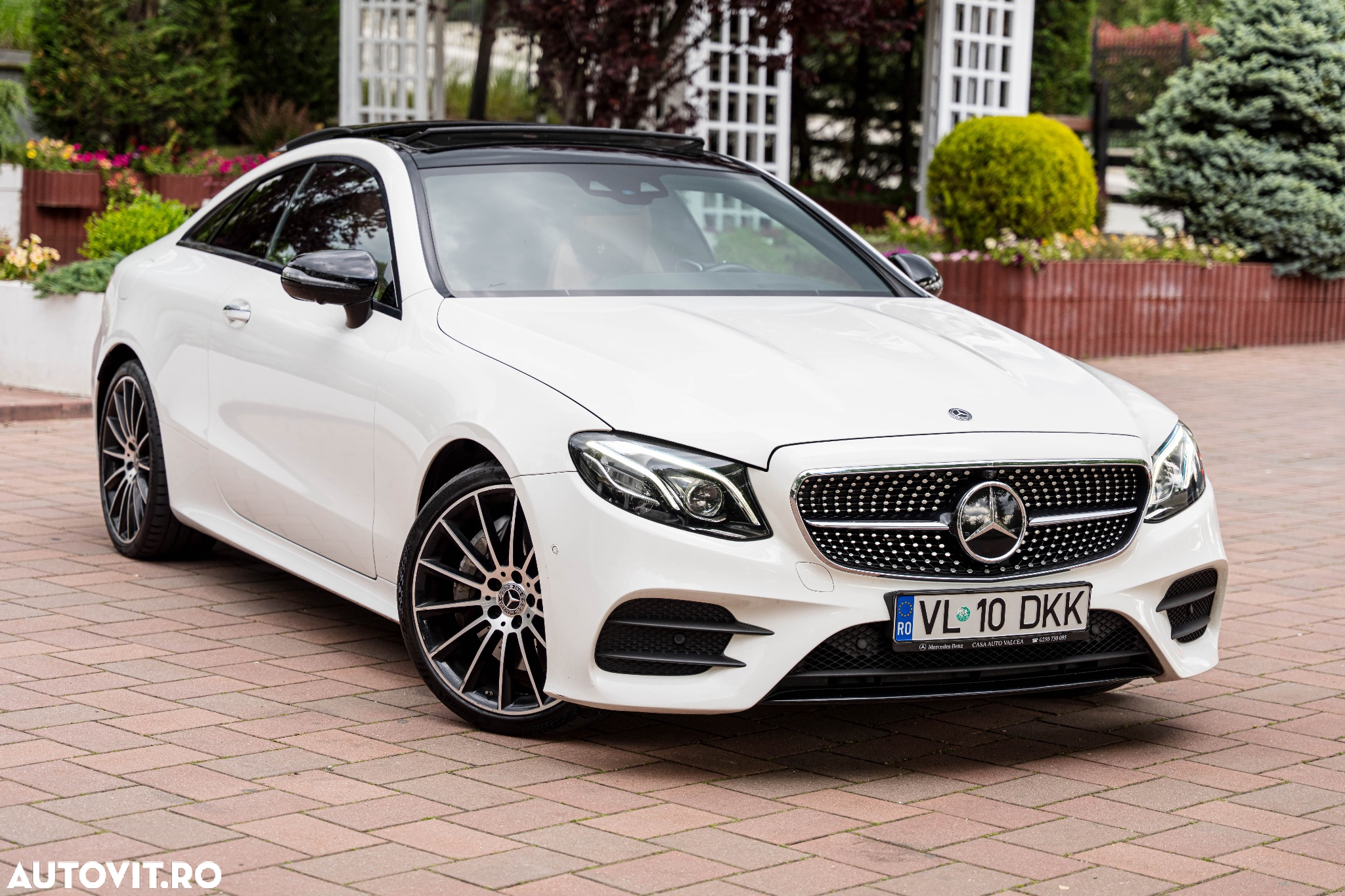 Mercedes-Benz E 300 Coupe 9G-TRONIC AMG Line - 6