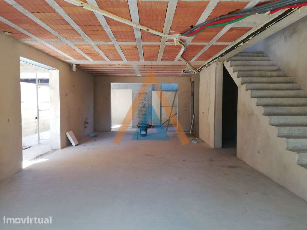 'OPORTUNIDADE ÚNICA: Adquira a Sua Nova Moradia T3 em Paços de Bran...