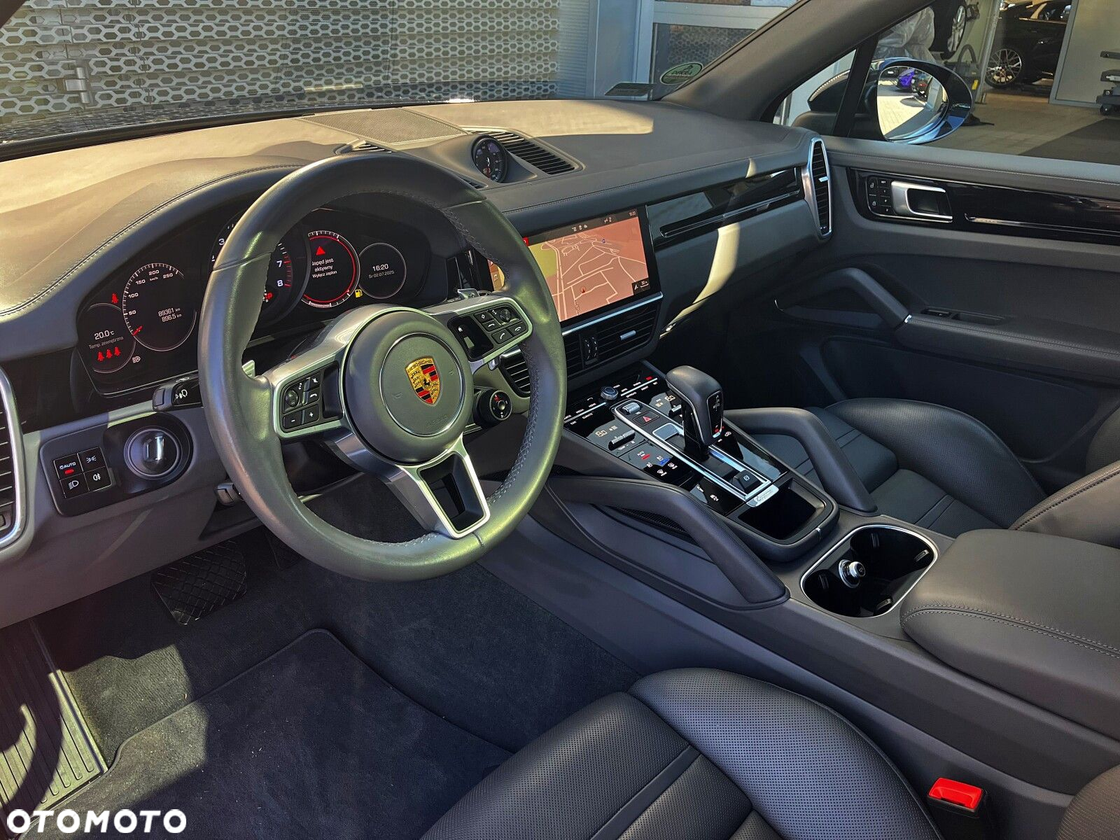 Porsche Cayenne - 15