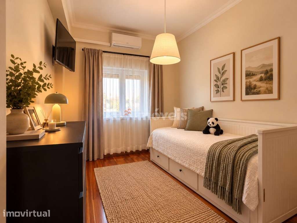 Apartamento T3 c/ Varandas, Sótão e Elevador - em Almeirim - Grande imagem: 4/25