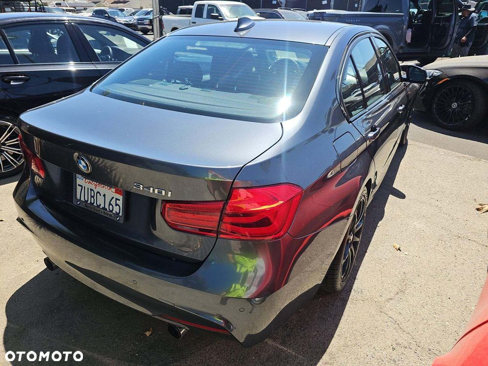 BMW Seria 3 340i M Sport - 4