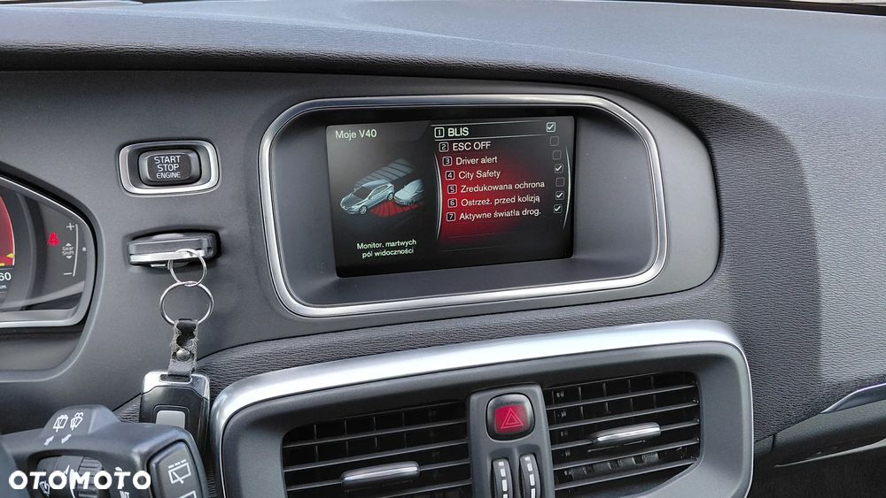 Volvo V40 D2 Momentum - 16