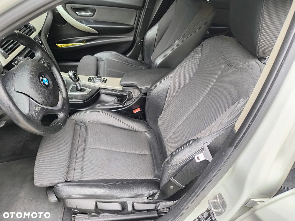 BMW Seria 3 318i - 8