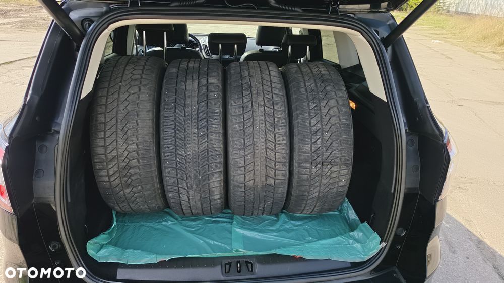 Ford Kuga 2.0 TDCi 2x4 Titanium - 23