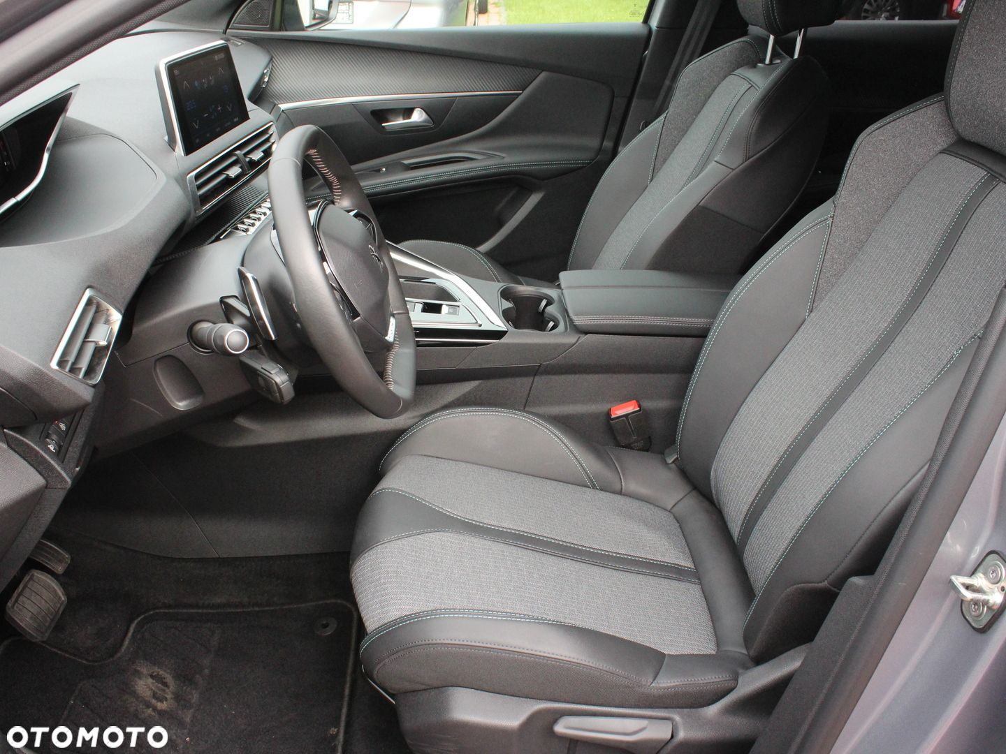 Peugeot 3008 1.2 PureTech Allure S&S EAT8 - 16