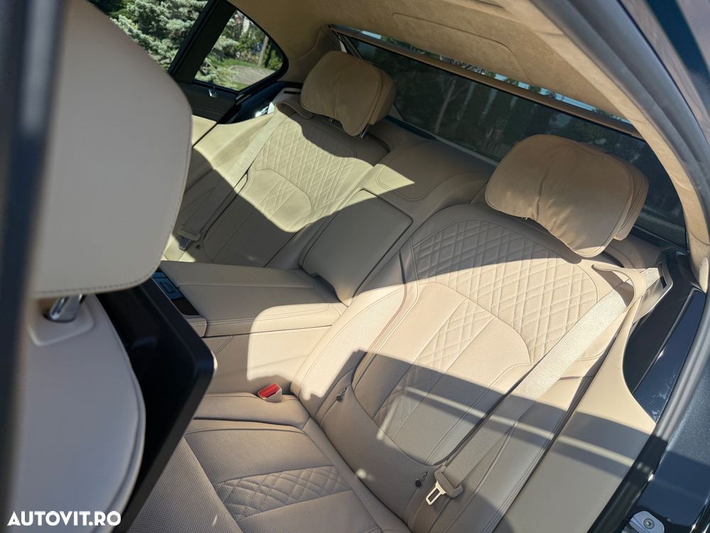 BMW Seria 7 740Ld xDrive MHEV - 16