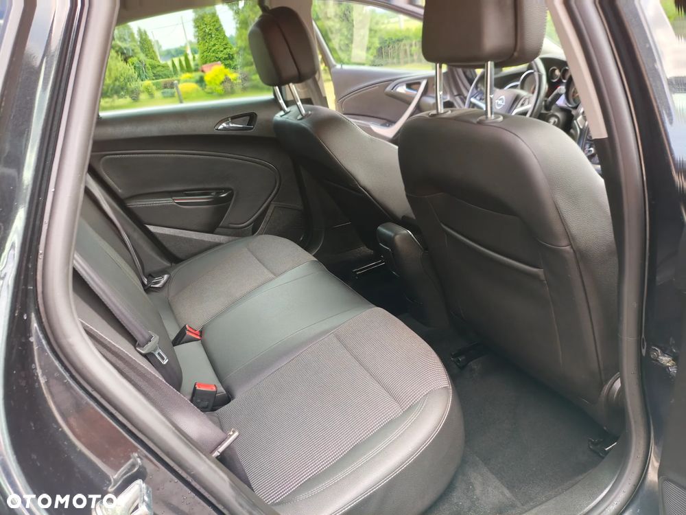 Opel Astra 1.4 Turbo Exklusiv - 25