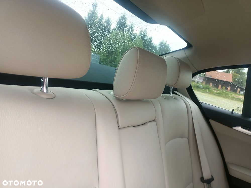 BMW Seria 5 525d xDrive - 21