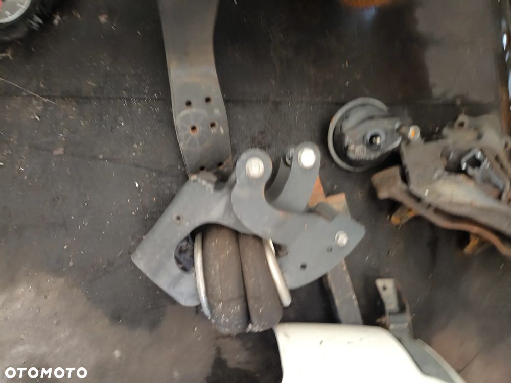 PODNOŚNIK OSI SCHMITZ WEWELER, mechanizm podnoszenia osi - 2