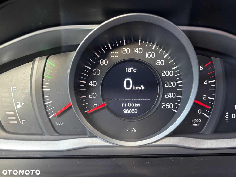 Volvo XC 60 D4 Drive-E Momentum - 17