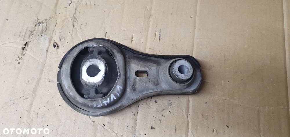 Łapa silnika poduszka Opel Vivaro B Trafic III 1.6 DCI 93860700 - 1